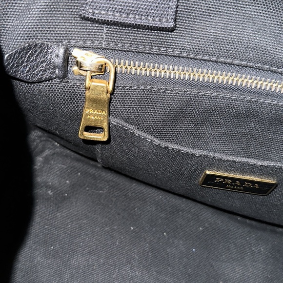Authentic Prada small tote - Picture 6 of 11